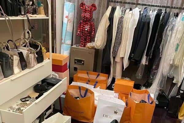 鹤岗市兴山回收一线品牌衣服